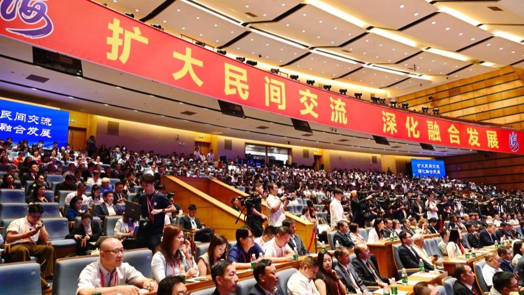 张本智和模仿樊振东模仿姆巴佩