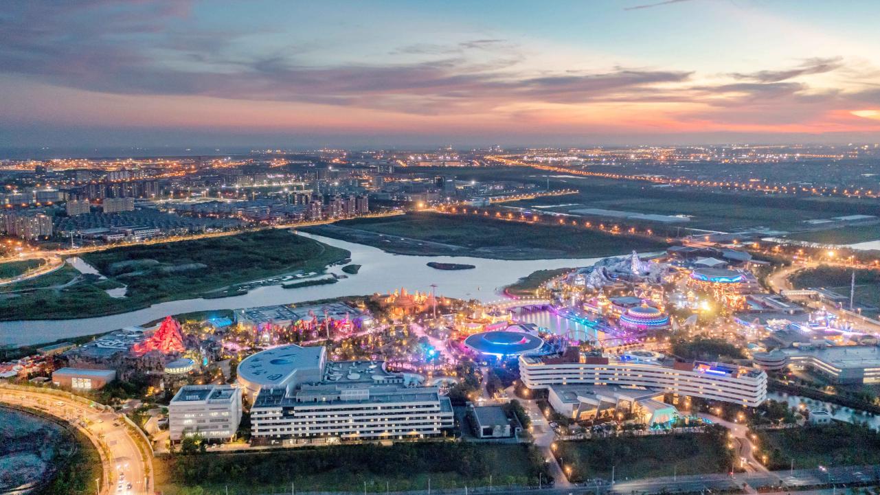 莽小五上树