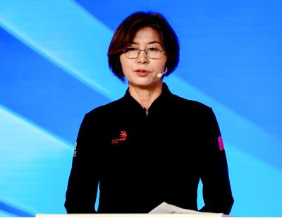 上海爷叔现身被大量股民围观